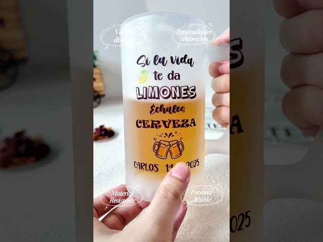 Vídeo relacionado con DEREGALOOS Jarra Personalizada con nombre de Fútbol Getafe. Jarra de cerveza personalizada. Regalo Original para Aficionados del Futbol. Regalos Mundial Futbolistas. (Getafe)