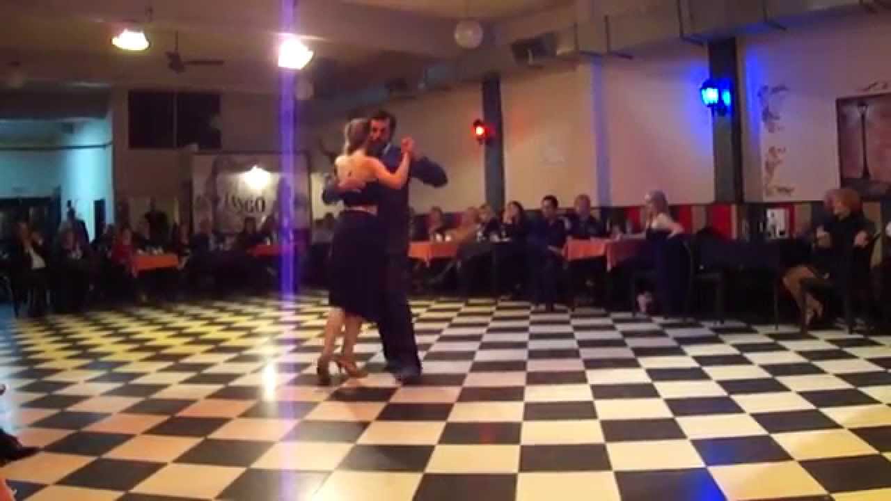 Sin Rumbo, bailan Rolando Valdivia y Elsa Wirth 1/2