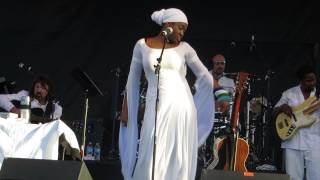 India Arie singing Cocoa Butter at the 2013 Arizona Jazzfest
