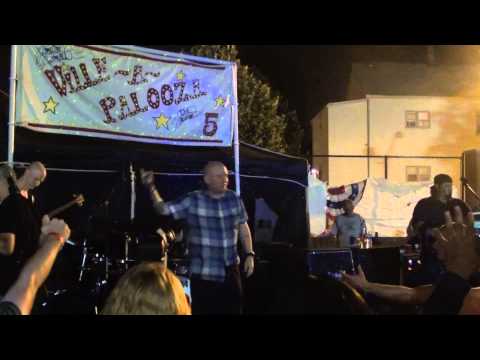 Relative Ash Live playing "Pout" Filmed by Wheelers Weekend Jams