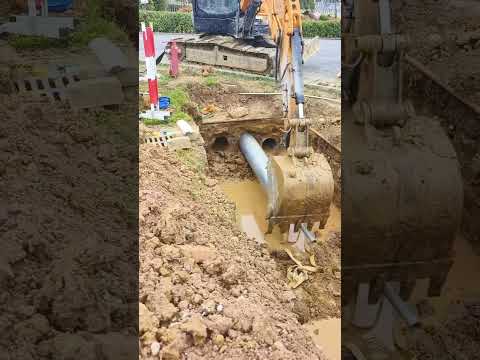 #Pipe Installation#Pipeline Construction#Subsurface Utilities#Excavator#Pipe Bedding #Construction