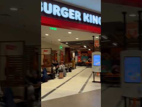 Burger King no aeroporto de Corfu #burgerking #corfu #greekislands #greece
