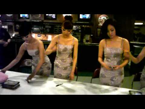 Wonder Girls - Sun Mi Shaking Pen (Vancouver 090630)