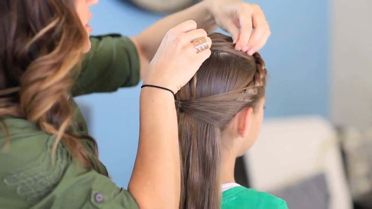 Frozen Inspired Anna's Coronation Hairstyle Tutorial | A CuteGirlsHairstyles Disney Exclus