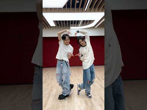 #현진 의 #특챌린지 #S_Class_Challenge 🌟 w/ #샤이니 #SHINee #태민 #TAEMIN 선배님!✨ #StrayKids #스트레이키즈 #Hyunjin