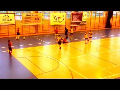 Wzajemny doping podczas Turnieju w Halinowie: KS Hubertus Zalesie G. i UMKS Piaseczno