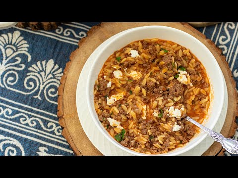 One-Pot Greek Beef & Orzo (Kritharaki Me Kima)