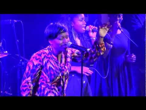 Monique Thomas - What A Woman Needs (Live)