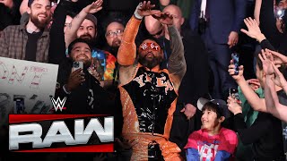 Download lagu Jey Uso hypes Madison Square Garden with electrifying entrance: Raw highlights, March 10, 2025 mp3