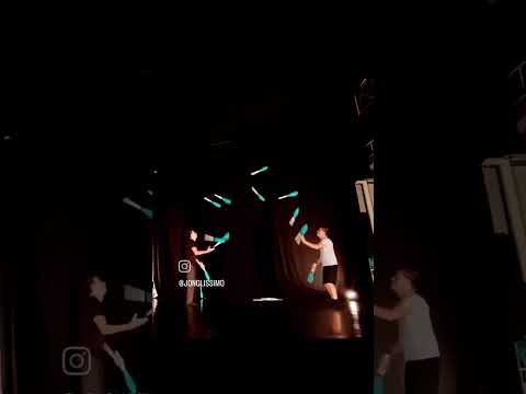 ❗11 club passing WORLD RECORD (265 passes caught) with @JugglerDaniel + 7 up pirouette 🏋️