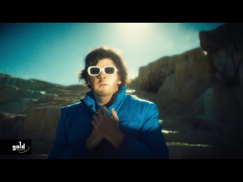 Beretka Ádám - Félember (OFFICIAL MUSIC VIDEO)