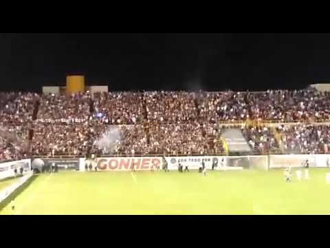 "La Guerrilla De San Luis 21/01/2015 (El Que No Salte Es Un Gallo Maricon)" Barra: La Guerrilla &bull; Club: San Luis