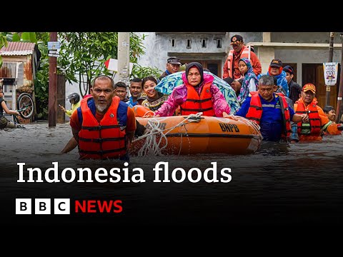 印尼洪災釀90死！BBC重磅直擊 (Floods hit Indonesia leaving 90 people dead | BBC News)