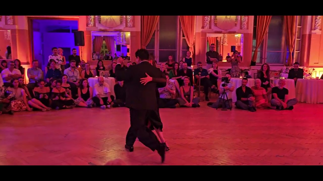 Carlitos Espinoza y Agustina Piaggio. Juan D'Arienzo - Milonga Que Peina Canas. 28/09/25. 