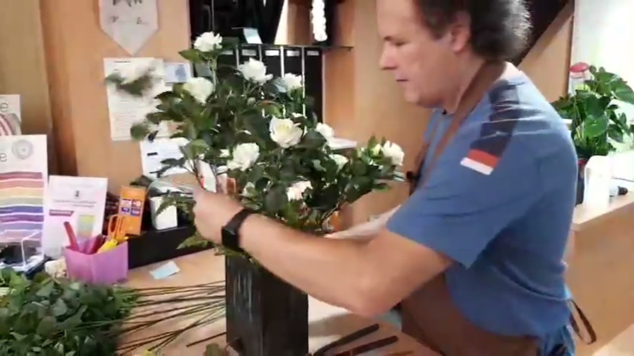 Tutorial composizione fiori di seta per cimitero