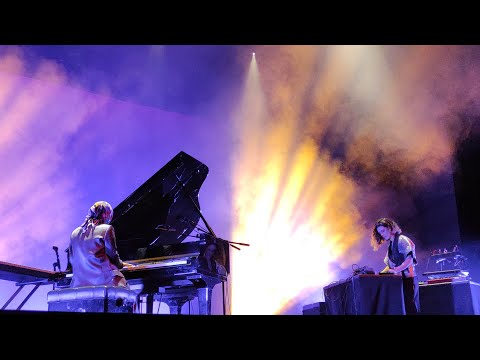 @busrakayikci  &  @ahkosmos  1702 -Bluets Zorlu PSM Konser