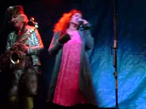 Les Reines Prochaines - Kreisel (Fränzi Madörin)