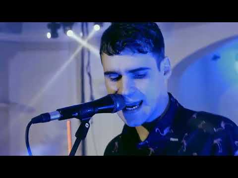 Arcades - Stacy's Mom / Fountains Of Wayne - AliveNetwork.com