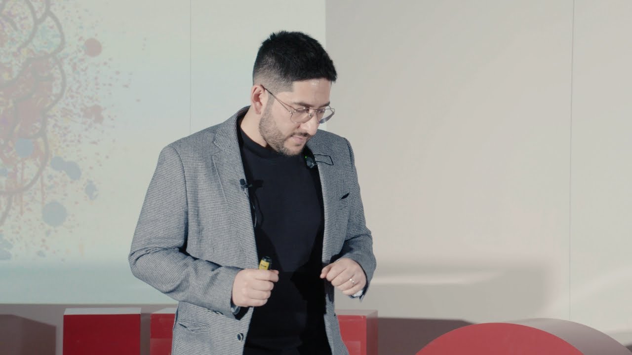 Flowing Through Language Barriers | Cristian Varas | TEDxEDHECNice