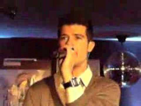 Robin Thicke Live