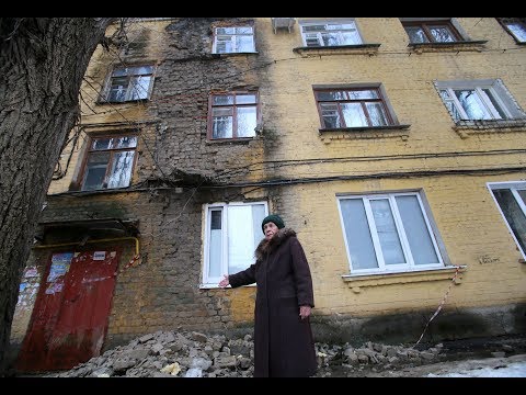 В доме на Московском проспекте вместе с сосулькой отвалилась стена