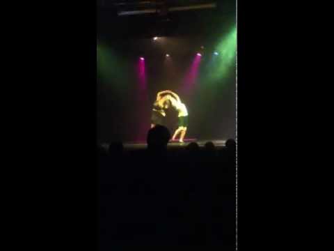 Caroline Angelotti e Thammy Pimentel- Cena aberta