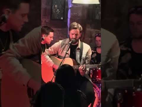 The Montagues Band - Kyle Parry - Unplugged - Red Light