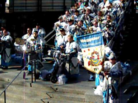 Jingle Bells from the Noggeler Guuggenmusig Band in Chicago
