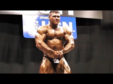 Aleksandr Anashkin (RUS), NABBA Universe 2011