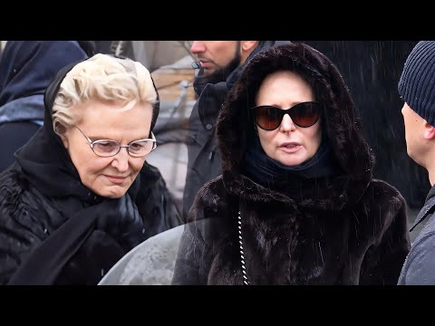 ОЛЬГА ПОГОДИНА  И ЕЛЕНА МАЛЫШЕВА НА МОГИЛЕ АЛЕКСЕЯ ПИМАНОВА ... ПОХОРОНЫ АЛЕКСЕЯ ПИМАНОВА 27.04.2026