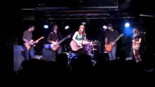 Steph Macpherson, "Keeping Time" -Live with full band.