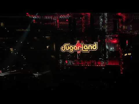 Babe - Sugarland and Taylor Swift Live Reputation Tour Dallas, TX