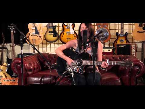 Mary Leay - Owner Of A Lonely Heart (Yes Cover) - Ont' Sofa Gibson Sessions