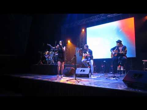 D'Sound - Smooth Escape live at the Samsung Hall SM Aura Manila October 25, 2013