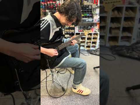 Yamaha ERG121 Electric Guitar Demo – Pre-Owned, Gloss Black | HSH Pickup Configuration