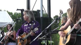 Jim Lauderdale and Della Mae, "Headed For the Hills." Grey Fox 2014