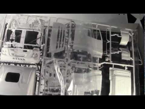 Italeri 1/24 IVECO Stralis Active Space # 3869