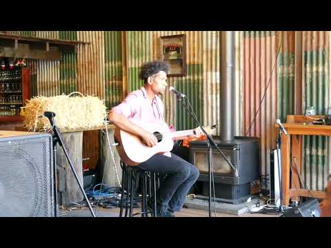 Damen Samuel - 'Close your eyes' Live