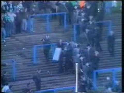 Linfield v Donegal Celtic (2-1) 1990