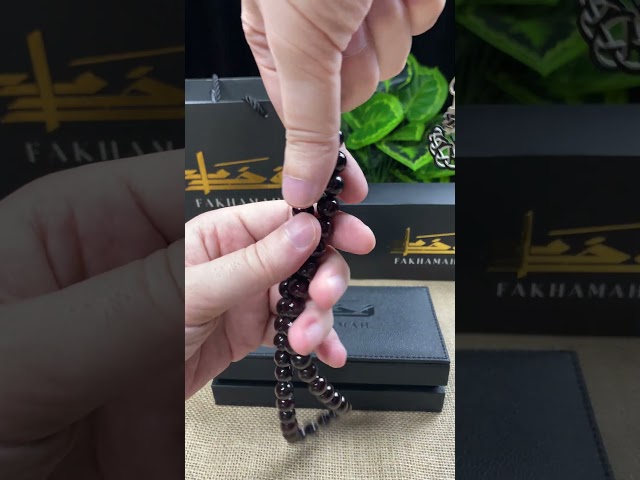 مسباح مسكي أسود ممزوج بالبني