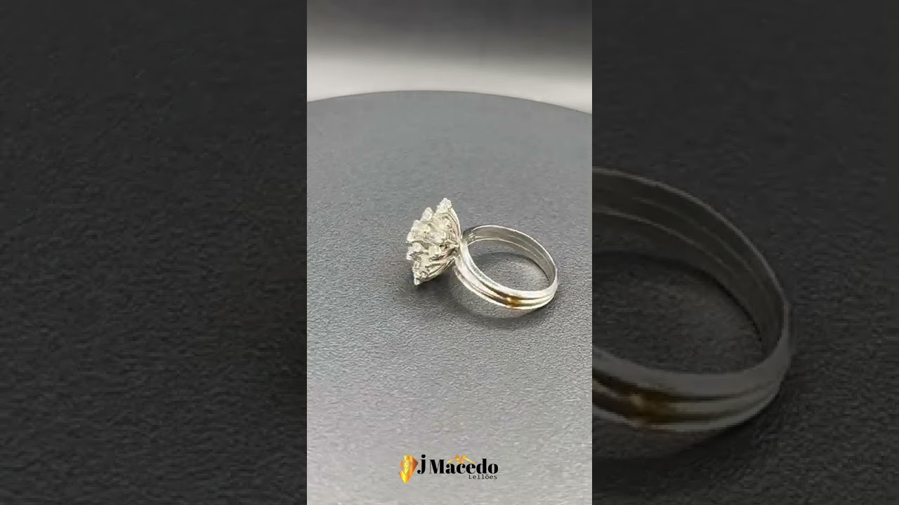 Watch Now Anel chuveiro em ouro branco com diamantes - Leilão on-line 29/09/2022 Anel chuveiro em ouro branco com diamantes - Leilão on-line 29/09/2022