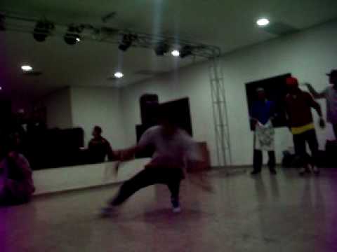 Gang'Style Tradicional VS Nossa Crew - Estação Breaking 2010