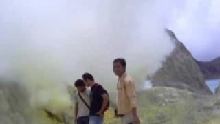 preview picture of video 'Ijen Crater 1 sayudi'