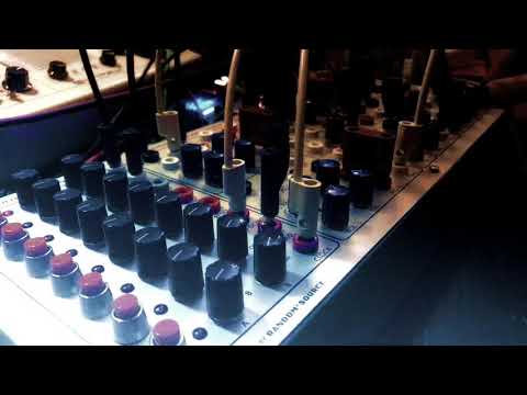 Self playing patch on Random Source Serge Mantra