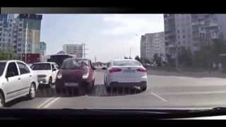 Приколы на дороге! ДТП ГАИ Авто приколы! Бабы за рулем!