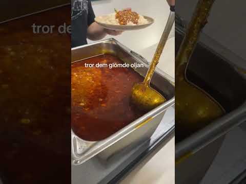 Skolmaten har fullt med olja #fördig #roligaklipp #svenskaklipp