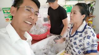 Huấn BD-Ca sĩ Hồng Phượng phát 400 phần hủ tiếu tại BV Chấn thương chỉnh hình