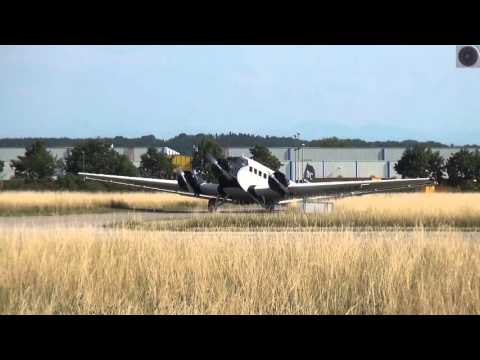 Junkers JU-52 Amazing Landing and Take Off in Wels / FULL HD