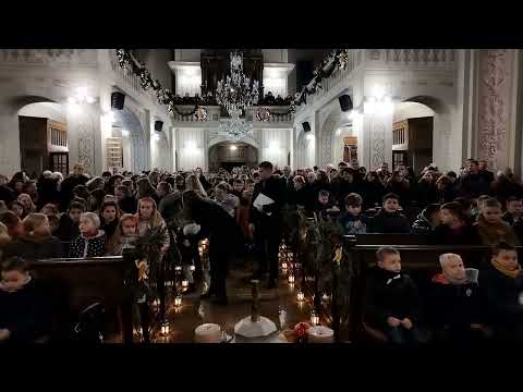 Vchod do evanjelického chrámu Božieho - Štedrý večer 2022 -Otvorte brány dokorán