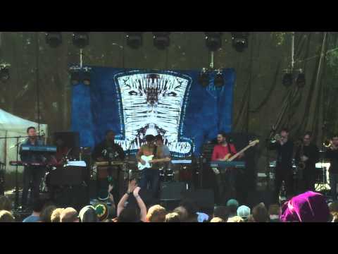 Snarky Puppy with Roosevelt Collier Live @ Bear Creek Music Festival 11-12-2011